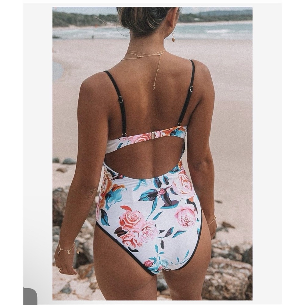 Cupshe One Piece Multicolor Floral And Stripes‎ Swimsuit S - Picture 2 of 7